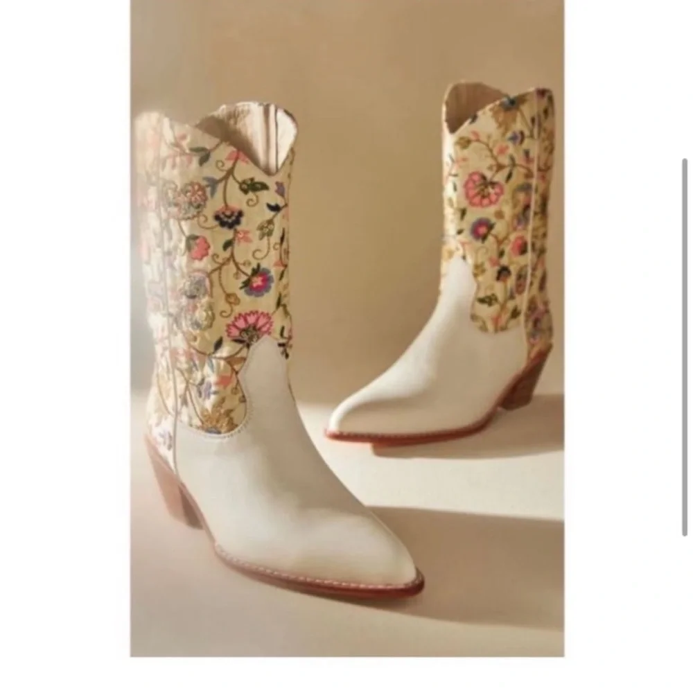 Anthropologie Momo New York Embroidered Western Boots